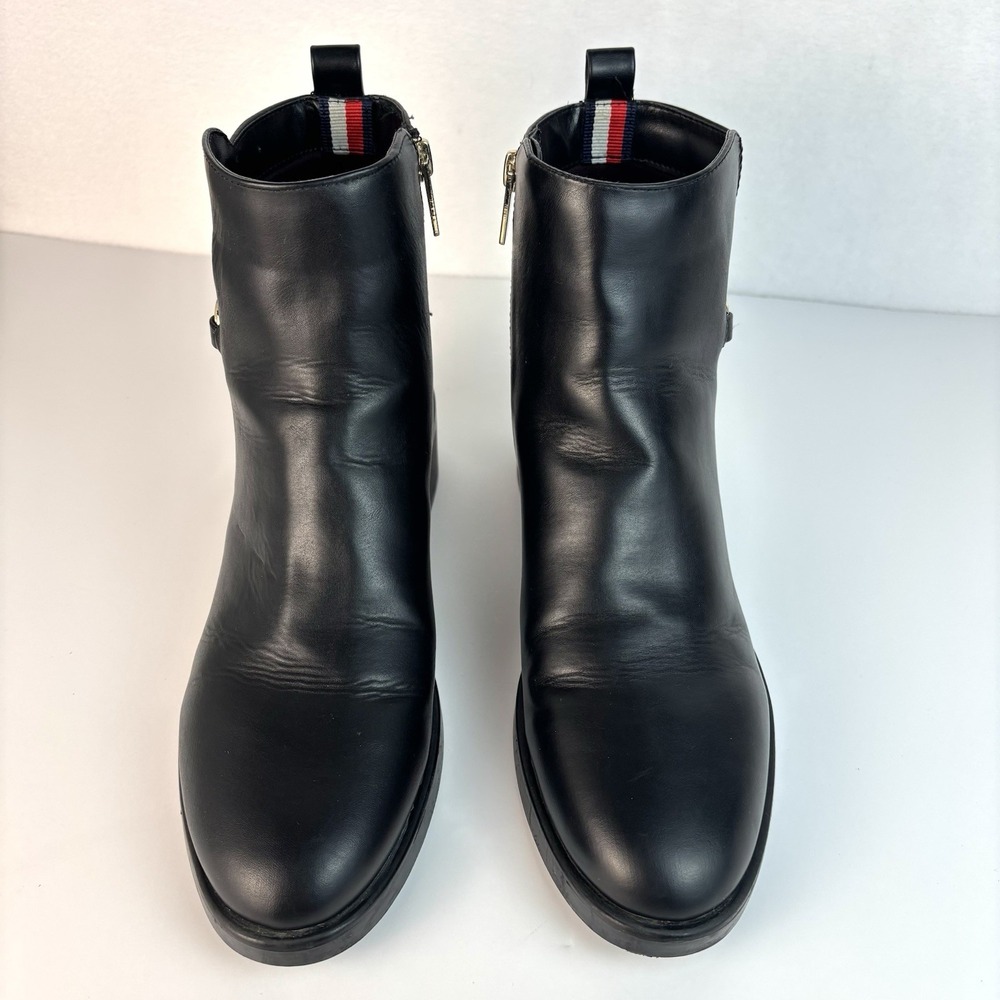 Tommy Hilfiger Imiera Black 8.5 Ankle Boots Booties Vegan Faux Leather Gold Logo - Picture 8 of 16